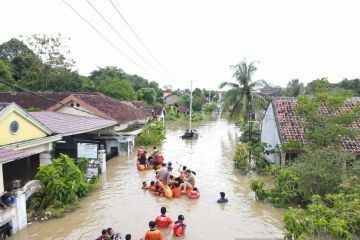 BPBD OKU sebut banjir di Jalan Pancur sudah bisa dilalui kendaraan