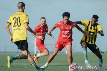 Bali United jalani latihan tanding jelang laga lawan PSM Makassar