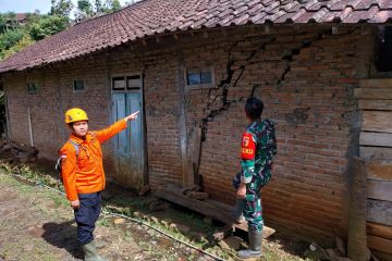 BPBD Ponorogo pantau perkembangan tanah retak di Bekiring