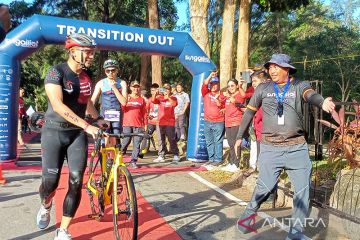 Sandiaga Uno ikut Sungailiat Triathlon 2023