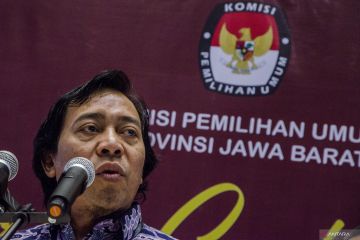 Uhuy! Komeng daftar jadi bacalon anggota DPD