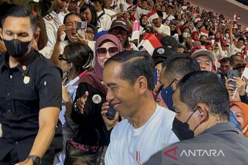 Jokowi tiba di puncak musra dan sapa seluruh relawannya