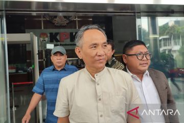 Andi Arief diperiksa KPK soal sumbangan dari Ricky Ham Pagawak