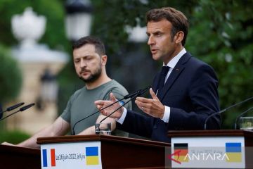 Prancis akan kirim kendaraan lapis baja dan tank ringan ke Ukraina