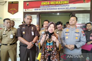 Risma kunjungi korban rudapaksa di Jepara