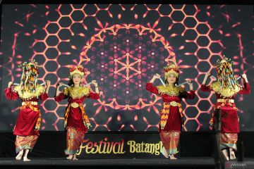 Festival Batanghari Sembilan di Palembang