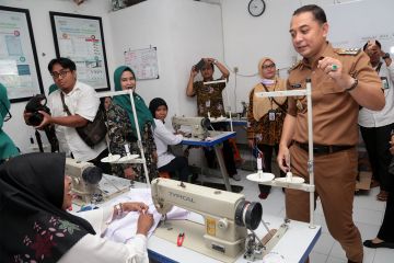 Wali Kota Eri: Banyak berdiri koperasi ubah nasib warga Surabaya