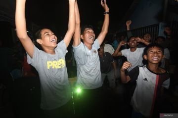 Nonton bareng timnas di kediaman Witan Sulaeman
