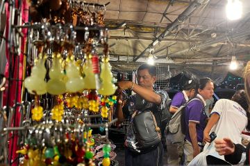 Menghabiskan malam di Pasar Malam Phnom Penh