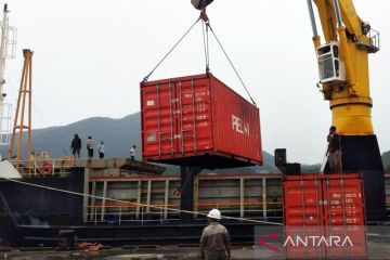 Kemenhub distribusikan 1.000 ton beras ke NTT gunakan kapal tol laut