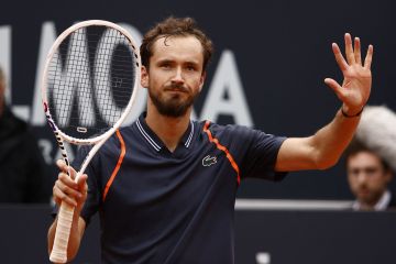 Medvedev tantang Tsitsipas di semifinal Italian Open