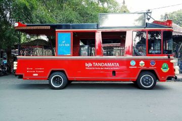 Delapan Bus Bandros kawal arak-arakan kontingen Indonesia SEA Games