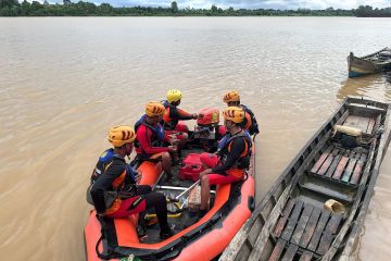 Basarnas cari warga diduga kesurupan dan jatuh ke Sungai Batanghari