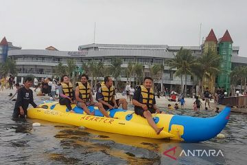 Beach City rutinkan lagi olah raga air Pantai Ancol