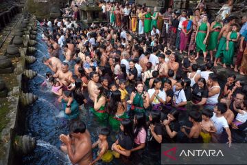 Ritual melukat di Bali