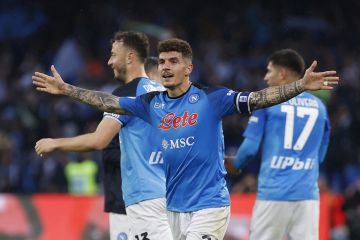 Napoli menang 3-1 lawan 10 pemain Inter Milan