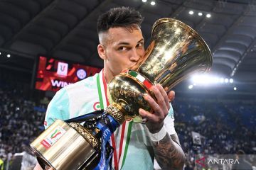 Dwigol Lautaro Martinez antar Inter Milan juara Coppa Italia