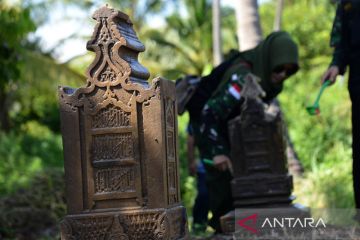 FOTO - Baksos Kodam IM selamatkan situs makam kuno