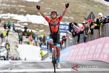 Santiago Buitrago juara etape terberat Giro d'Italia
