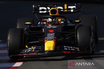 Aksi pembalap pada kualifikasi balapan F1 Monako