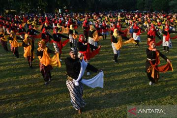 Gebyar tari massal di Magetan