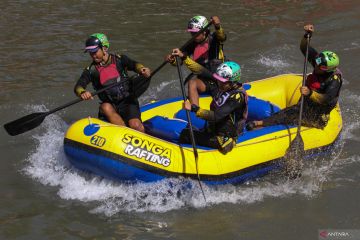 Kejuaraan dayung obstacle race Piala Wali Kota Surabaya