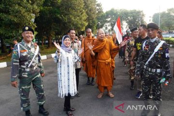 Pemkab Batang sambut 32 biksu Thudong ke Candi Borobudur