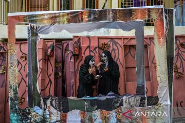 Pertunjukan seni di Festival Tiba-Tiba Kabaret