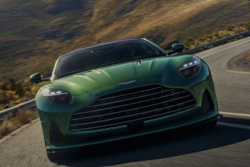 Aston Martin DB12 pertama dijual 1,6 juta dolar di lelang amal