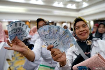 Analis: Nilai tukar rupiah menurun karena Yuan lemah terhadap dolar AS