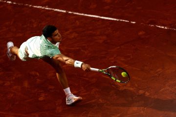 Alcaraz libas petenis kualifikasi di babak pertama French Open