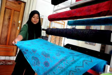 Tenun blongsong khas Sumsel