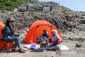 Aksi berkemah di TPA Cipayung