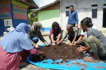 Pertamina dan Dinas Peternakan Dumai berikan pelatihan ternak kambing