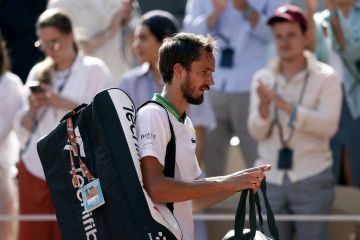 Medvedev mengaku senang meski harus pulang lebih awal di French Open