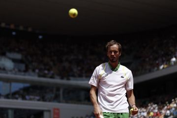 Medvedev tersingkir di babak pertama French Open