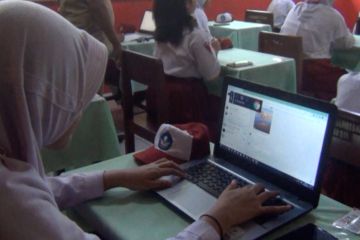 5.772 siswa SD ikut ujian berbasis online perdana di Ambon