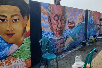 Mengembalikan potensi desa wisata Pantai Sari lewat lomba mural