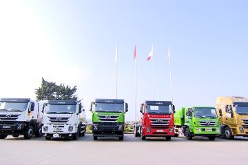 China ekspor 100 unit truk pintar pengangkut beban berat ke Kazakhstan