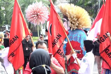 PDIP tampilkan parade budaya Betawi daftarkan bacaleg ke KPU RI