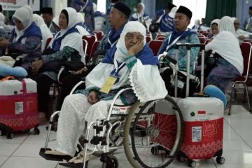 Jambi utamakan jamaah lansia, 2 calon haji gagal berangkat di Batam