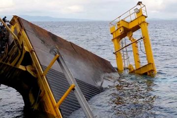 Kapal ferry tabrak dermaga, kerugian ditaksir 25 miliar