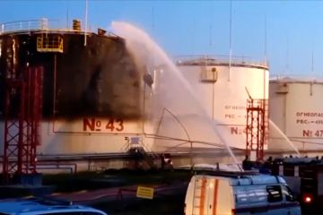 Kilang minyak milik Rusia terbakar diserang pesawat nirawak