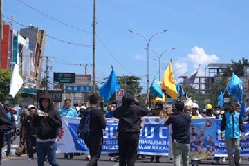 May Day di Makassar tuntut perlindungan pekerja rumah tangga