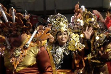Parade seni dan budaya Semarang Night Carnival berlangsung meriah