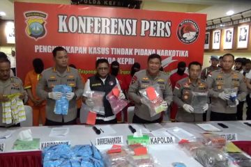 Polda Kepri ungkap penyelundupan 10 kg sabu dari Malaysia