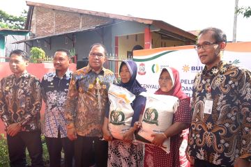 45 ribu keluarga di Makassar dapatkan 450 ton beras Bulog