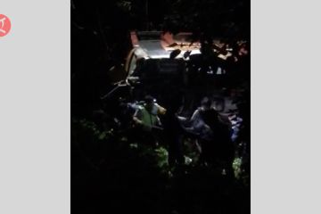 Bus rombongan santri jatuh di Trans Sulawesi, dua orang tewas