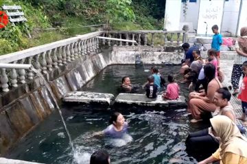 Konon berkhasiat, wisata pemandian air panas di Mantikole, Sigi