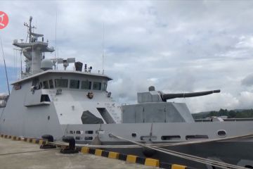 KRI Sampari 628 lakukan patroli laut di perairan Sulawesi